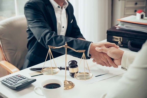 Người bán hàng sẽ được ủy nhiệm lập hóa đơn điện tử
